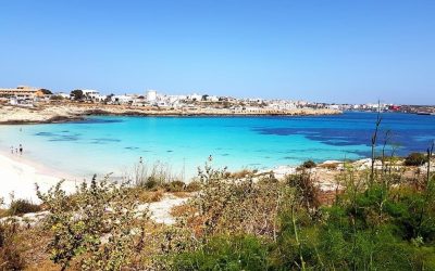 L'Hotel Mir Mar si trova a pochi passi dalla Spiaggia della Guitgia a Lampedusa