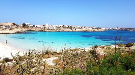 L'Hotel Mir Mar si trova a pochi passi dalla Spiaggia della Guitgia a Lampedusa